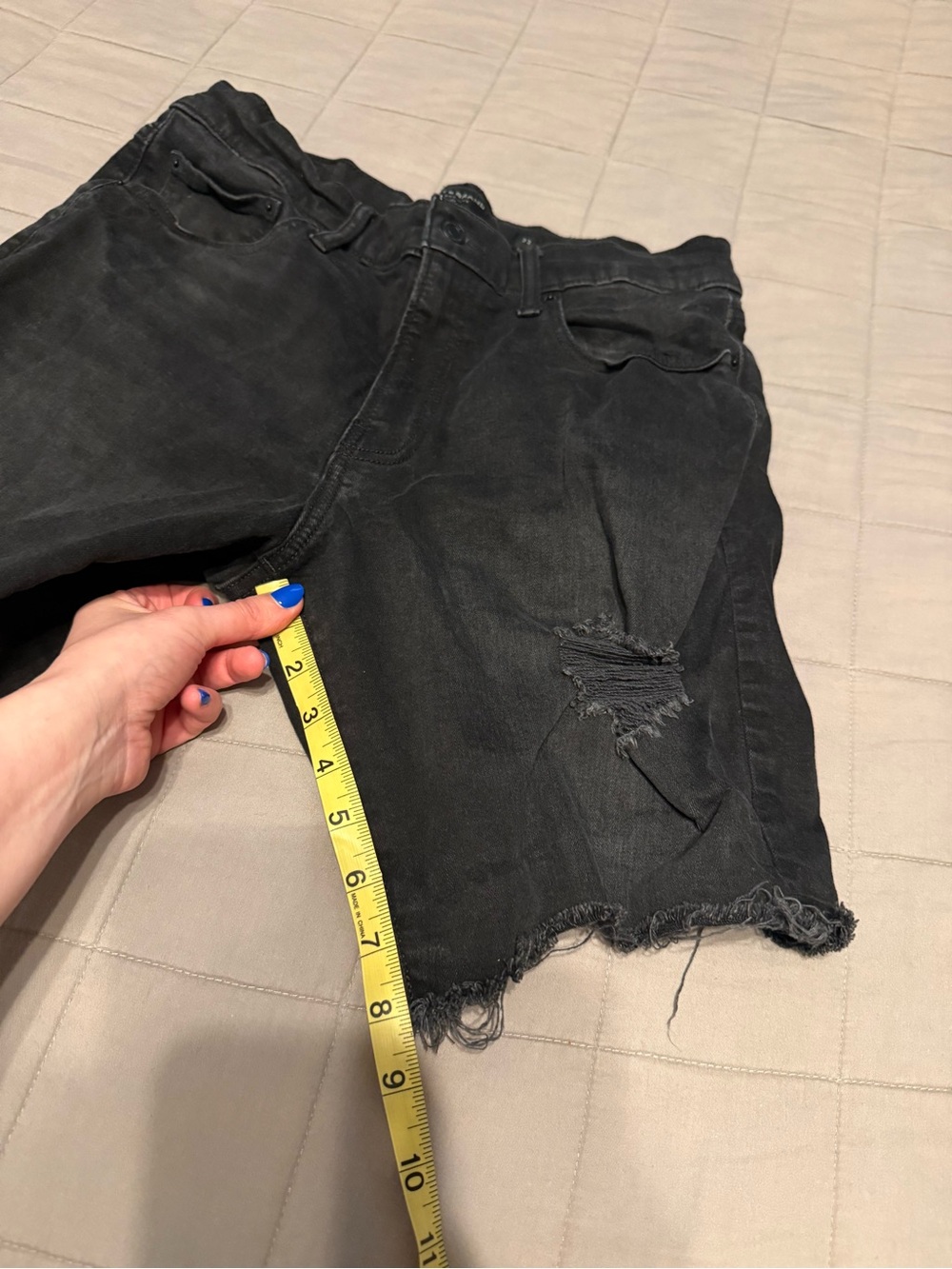 Lucky Brand men’s Black Distressed Denim Shorts - Picture 5 of 5